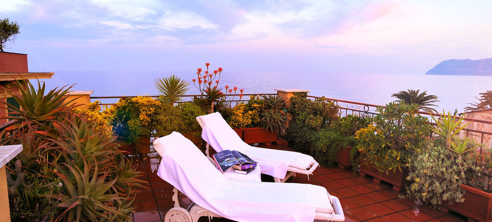Le Terrazze Aparthotel Alassio Buitenkant foto