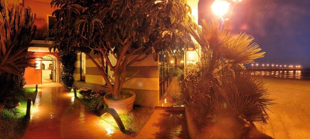 Le Terrazze Aparthotel Alassio Buitenkant foto